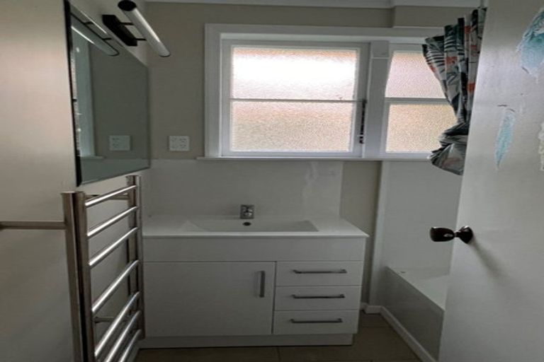 Photo of property in 313 Oxford Terrace, Avalon, Lower Hutt, 5011