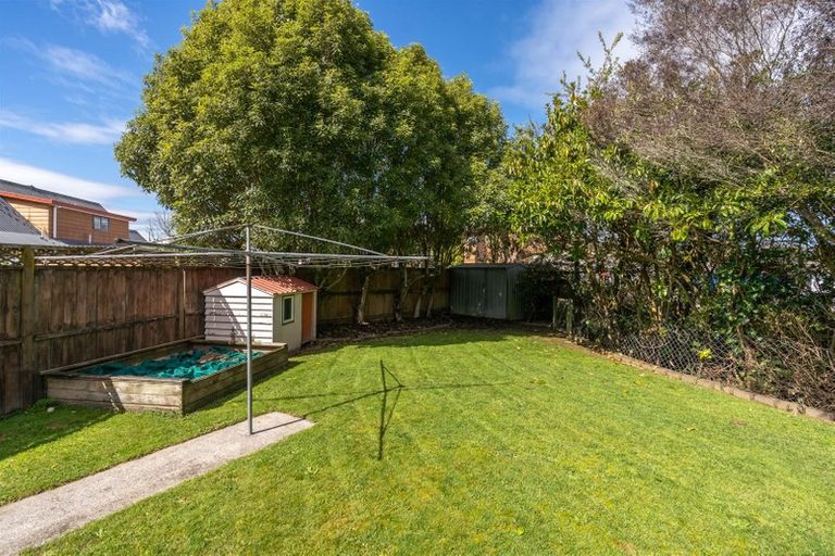 Photo of property in 14 Essendon Court, Glenview, Hamilton, 3206