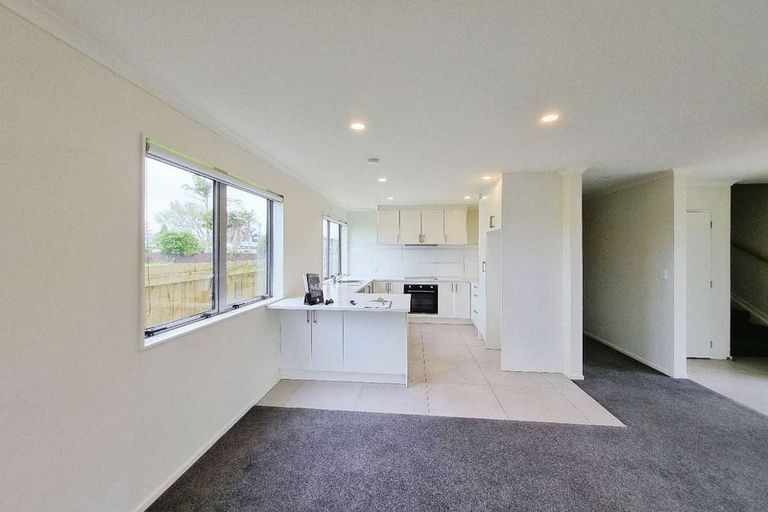 Photo of property in 5c Barberry Lane, Te Atatu Peninsula, 0610