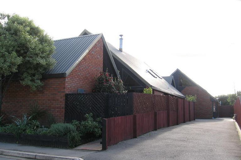 Photo of property in 2/4 Herbs Place, Cashmere, Christchurch, 8022