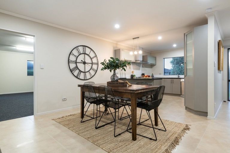 Photo of property in 14 Tarn Close, Pyes Pa, Tauranga, 3112