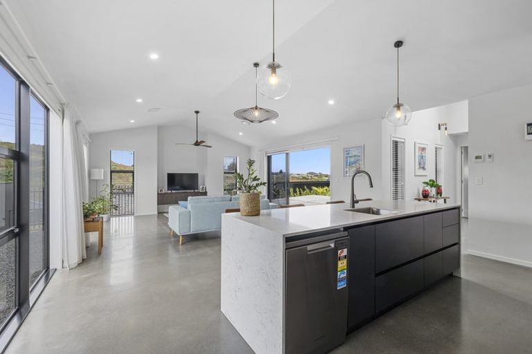 Photo of property in 54 Fernbrook Drive, Hurworth, New Plymouth, 4310