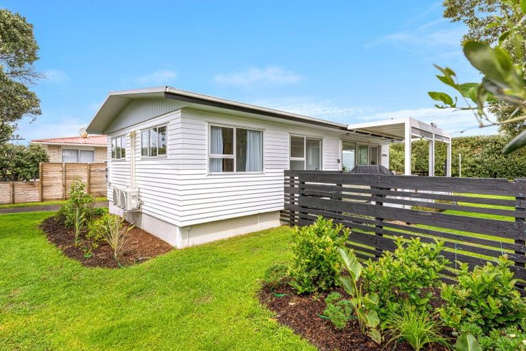 Photo of property in 3 The Southern Isle, Omaha, 0986