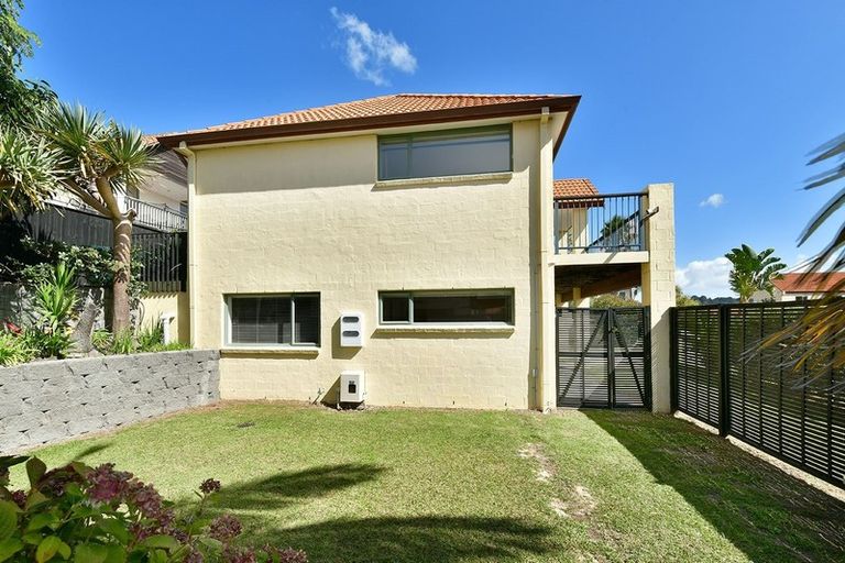 Photo of property in 11 Parkwood Crescent, Gulf Harbour, Whangaparaoa, 0930