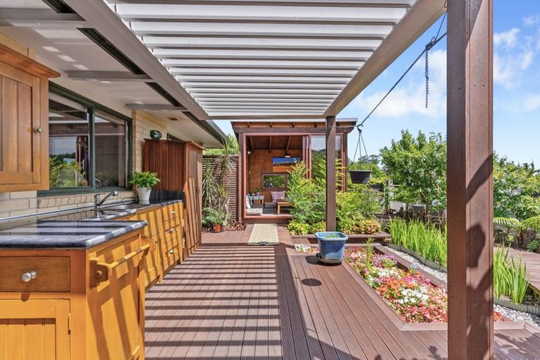 Photo of property in 9 Mohill Place, East Tamaki Heights, Auckland, 2016