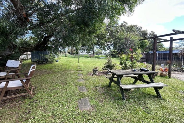 Photo of property in 45 Felgrove Street, Glendene, Auckland, 0602