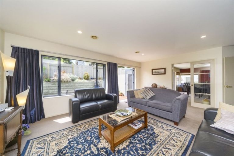 Photo of property in 11 Ruapehu Drive, Fitzherbert, Palmerston North, 4410