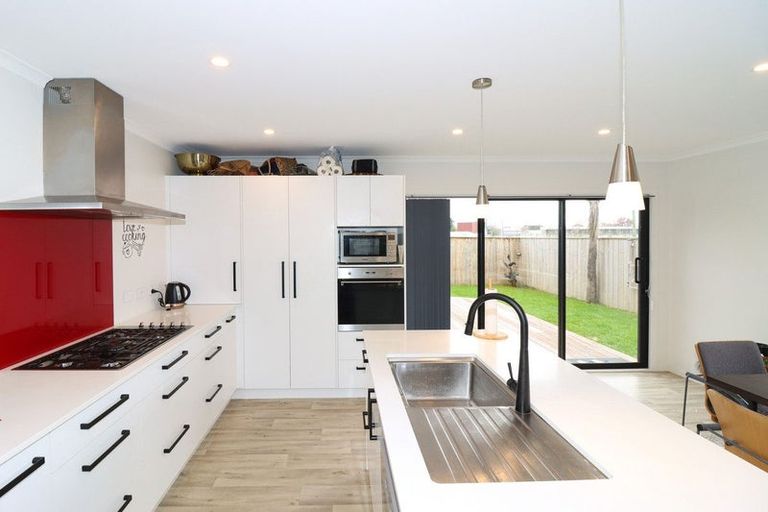 Photo of property in 4 Devon Lane, Carterton, 5713