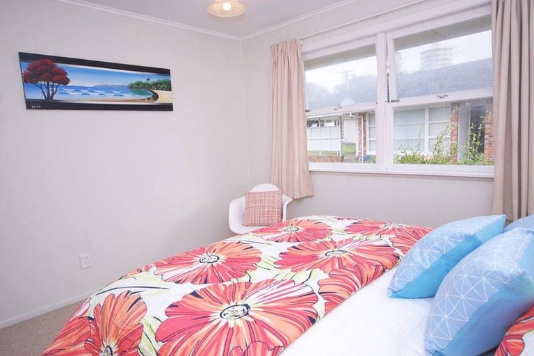 Photo of property in 1/2 Saltburn Road, Milford, Auckland, 0620