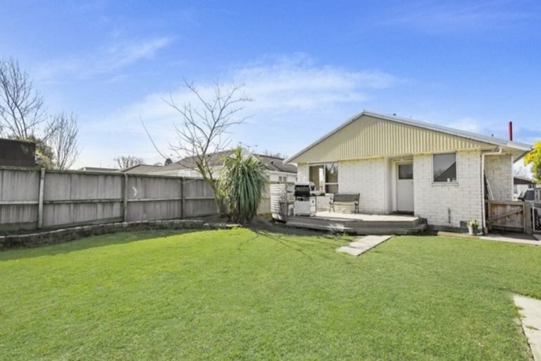 Photo of property in 355 Main North Road, Redwood, Christchurch, 8051