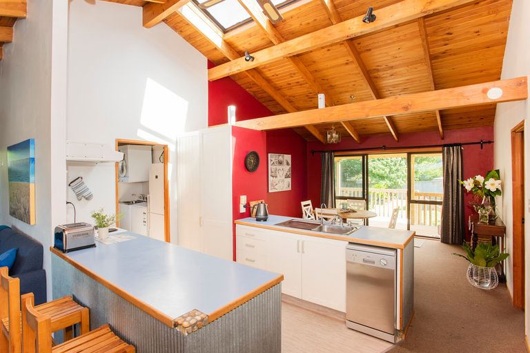 Photo of property in 57 Moana Road, Okitu, Gisborne, 4010