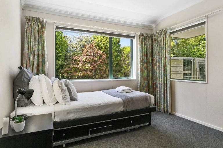 Photo of property in 30 Fairview Terrace, Waipahihi, Taupo, 3330