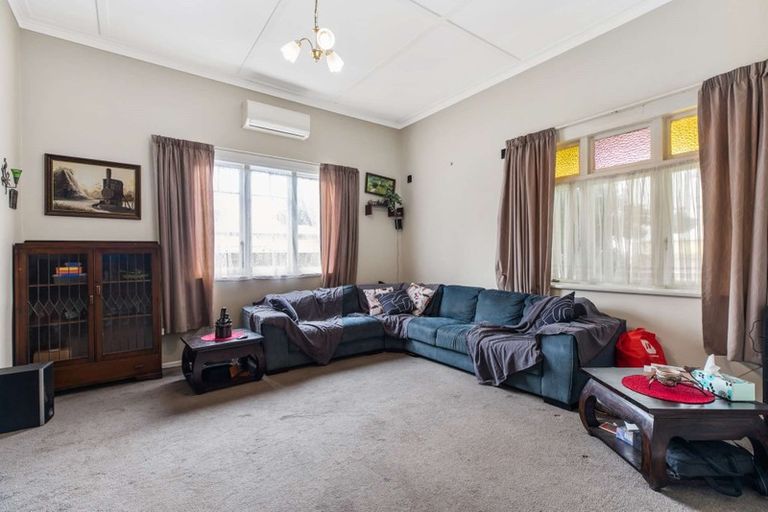 Photo of property in 5 Collingwood Road, Waiuku, 2123