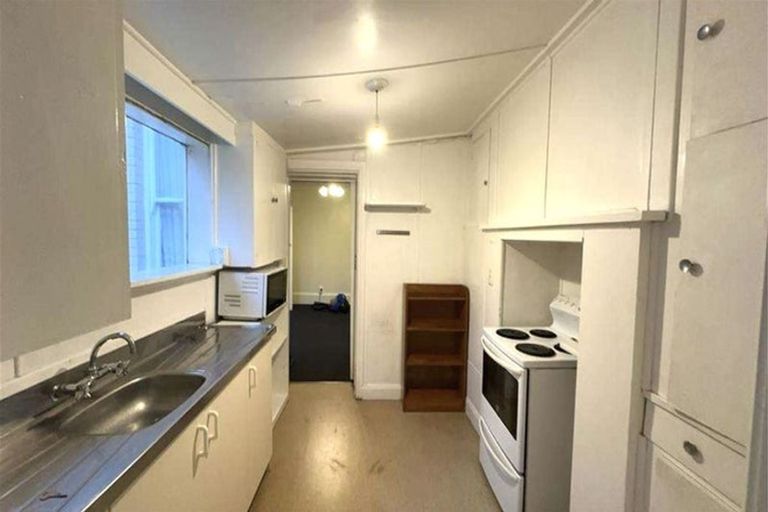 Photo of property in 5 Howe Street, North Dunedin, Dunedin, 9016