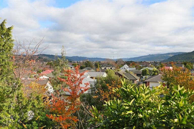 Photo of property in 7a Roband Crescent, Brown Owl, Upper Hutt, 5018