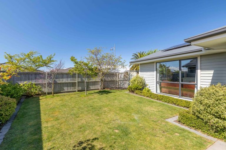 Photo of property in 14 Ballinger Place, Kaiapoi, 7630