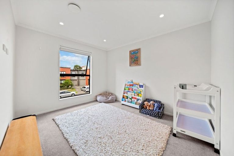 Photo of property in 37 Matairangi Avenue, Totara Heights, Auckland, 2105