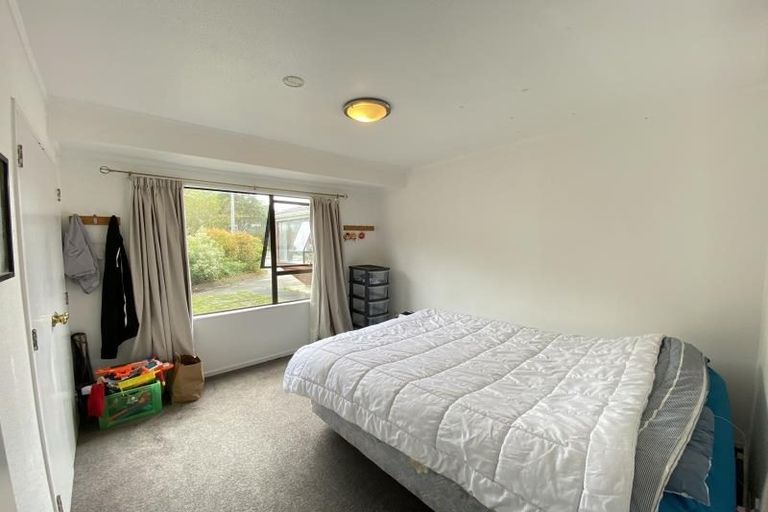 Photo of property in 3 Flinders Place, Johnsonville, Wellington, 6037