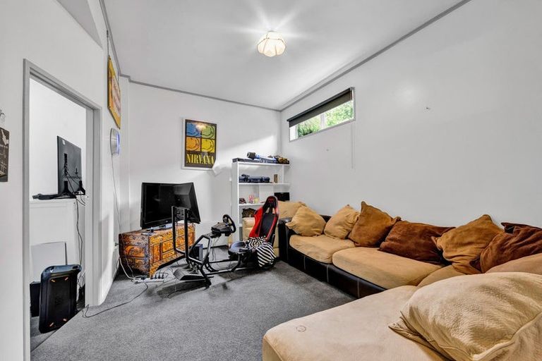 Photo of property in 3 Cowling Road, Hurdon, New Plymouth, 4310