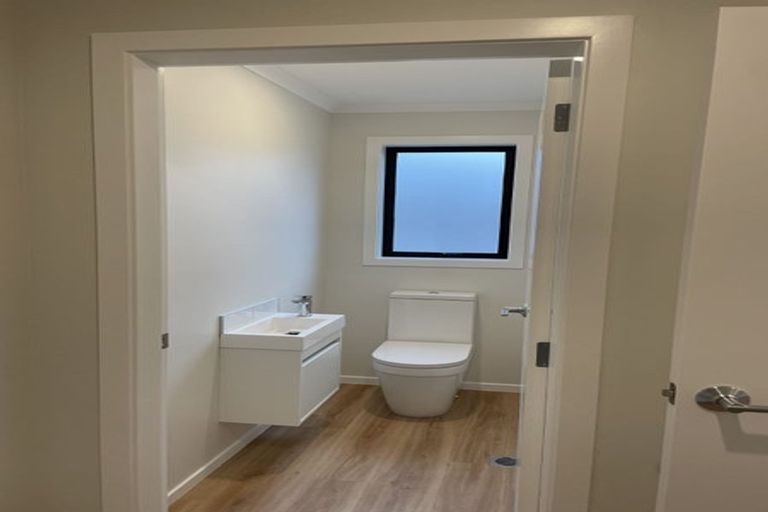 Photo of property in 17 Raeble Walkington Lane, Wallaceville, Upper Hutt, 5018