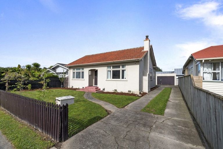 Photo of property in 6 Wood Street, Takaro, Palmerston North, 4410