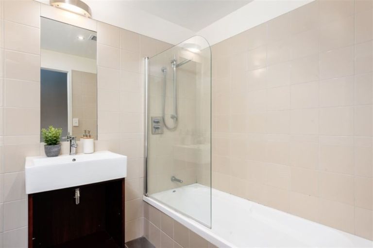 Photo of property in 2-06/424 Maunganui Road, Mount Maunganui, 3116