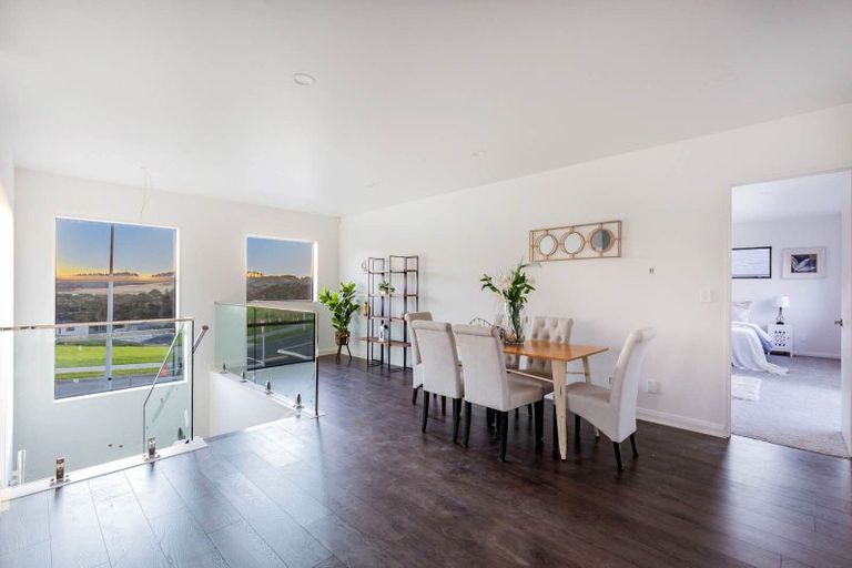 Photo of property in 2 Celestial Crescent, Orewa, 0931