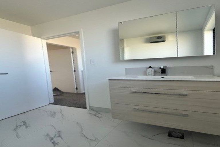 Photo of property in 2/7 Macky Street, Taita, Lower Hutt, 5011