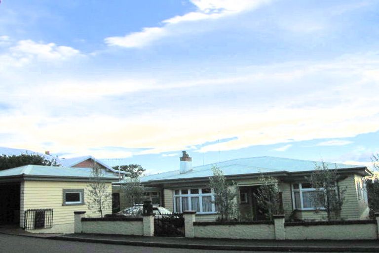 Photo of property in 23 Napier Terrace, Hospital Hill, Napier, 4110