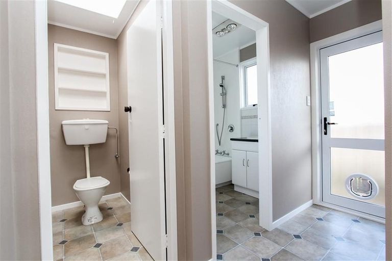 Photo of property in 2 Norfolk Place, Pukete, Hamilton, 3200