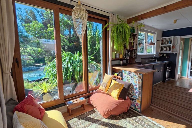 Photo of property in 96 Cheviot Street, Roxburgh, 9500