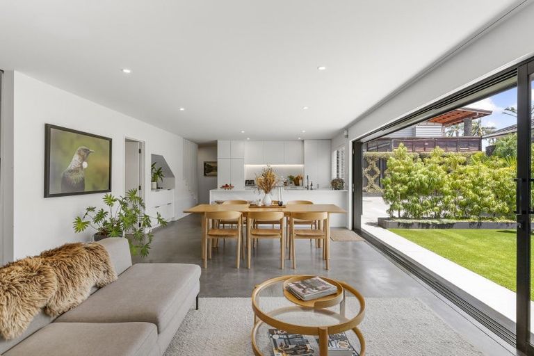 Photo of property in 35a Montgomery Avenue, Belmont, Auckland, 0622