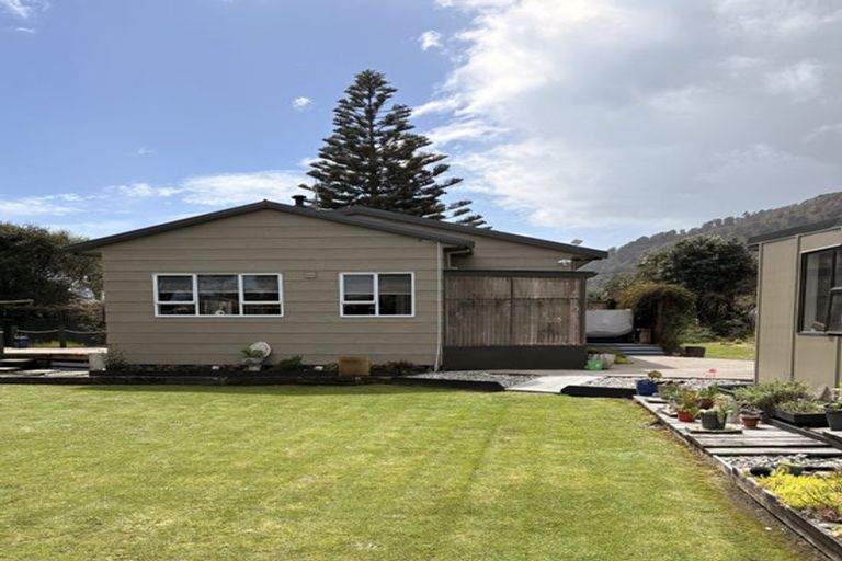 Photo of property in 12 Corbett Street, Hector, 7822