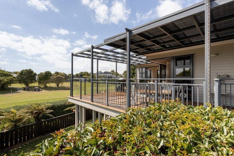 Photo of property in 46 Links View Drive, Omokoroa, 3114