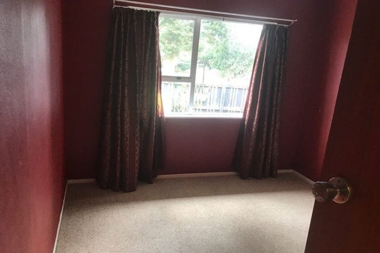 Photo of property in 2/6 Sunshine Place, Papakura, 2110