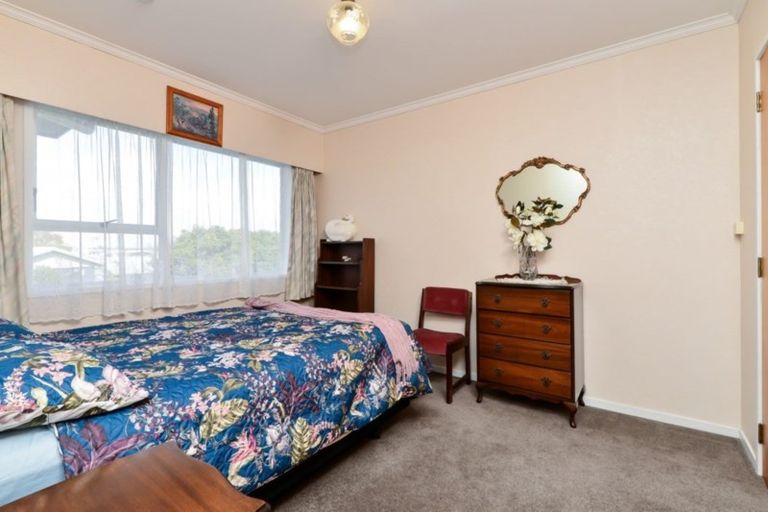 Photo of property in 18 Gilbass Avenue, Hamilton Lake, Hamilton, 3204