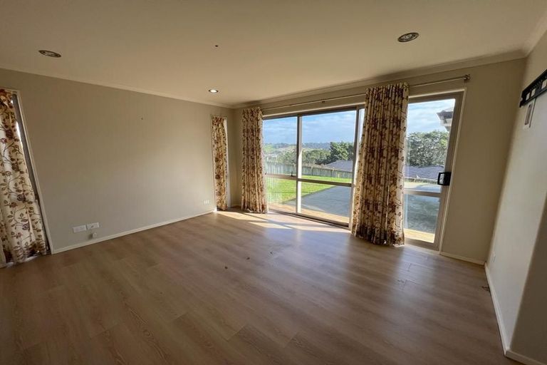 Photo of property in 78 Tiriwa Drive, Massey, Auckland, 0614