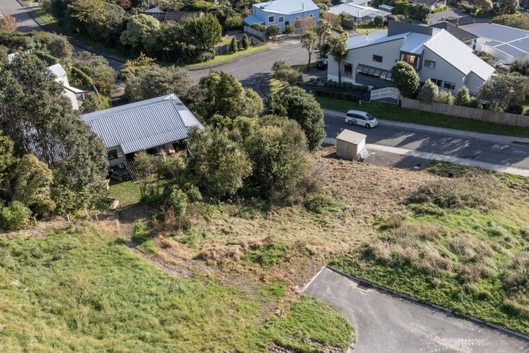 Photo of property in 73 Kotare Street, Waikanae, 5036