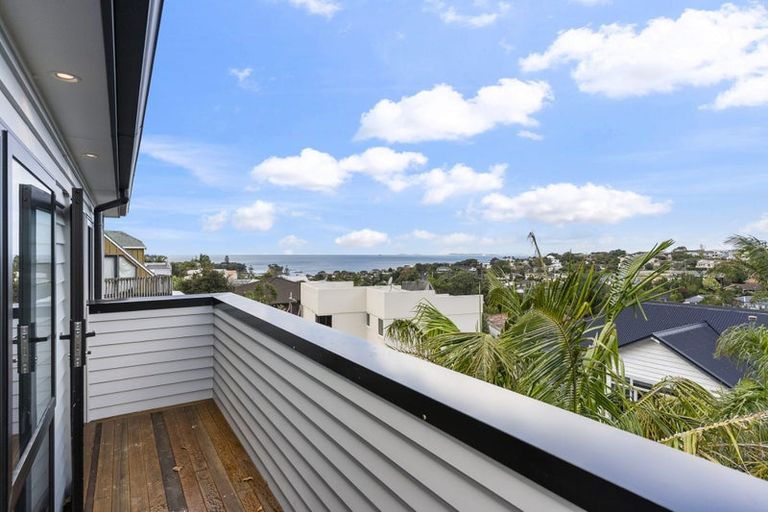 Photo of property in 1/47 Deep Creek Road, Waiake, Auckland, 0630