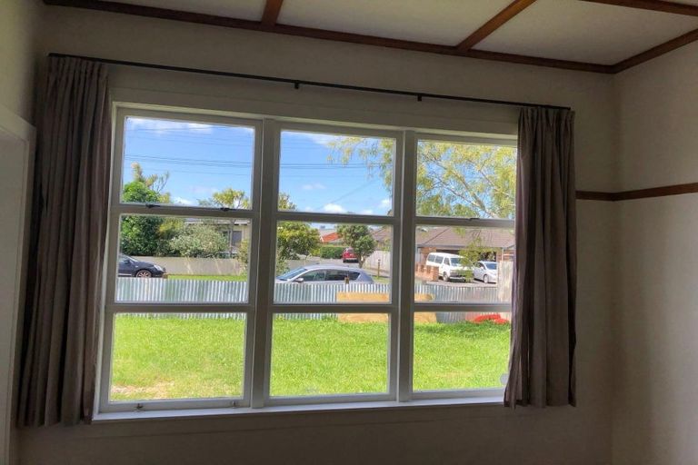 Photo of property in 25 Busby Street, Blockhouse Bay, Auckland, 0600