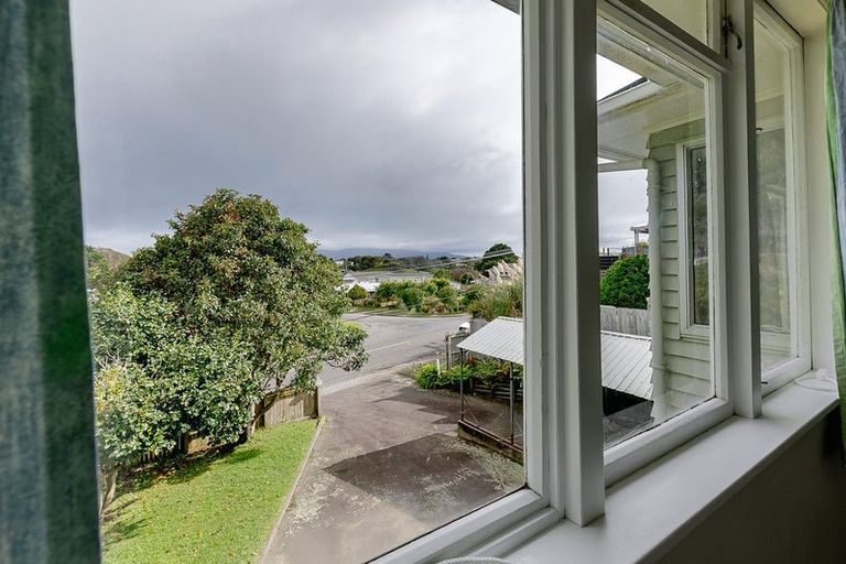 Photo of property in 12 Kiwi Road, Raumati Beach, Paraparaumu, 5032