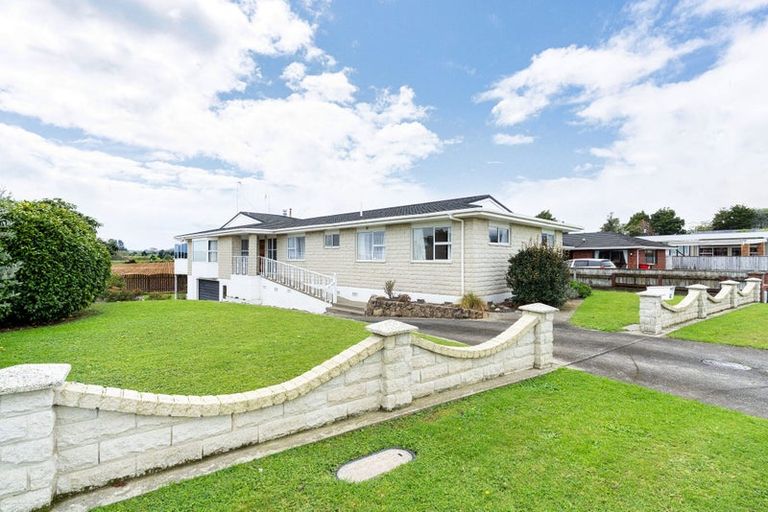 Photo of property in 62 Kawiu Road, Levin, 5510