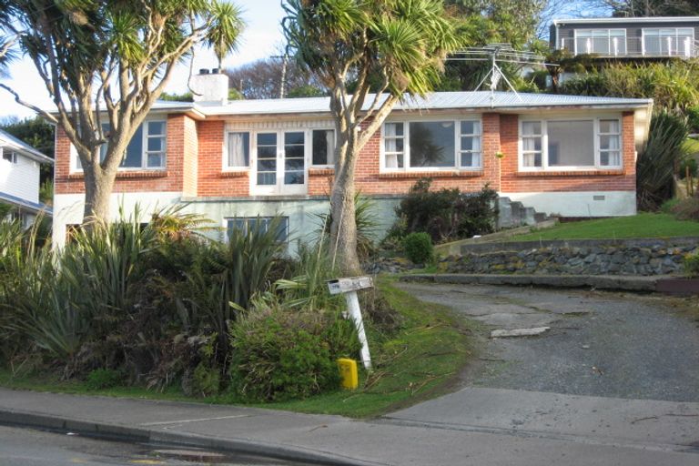 Photo of property in 88 Marine Parade, Bluff, 9814