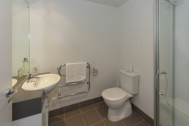 Photo of property in 5e/71 Spencer Road, Oteha, Auckland, 0632