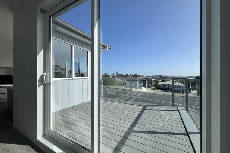 Photo of property in 319a East Coast Road, Mairangi Bay, Auckland, 0630