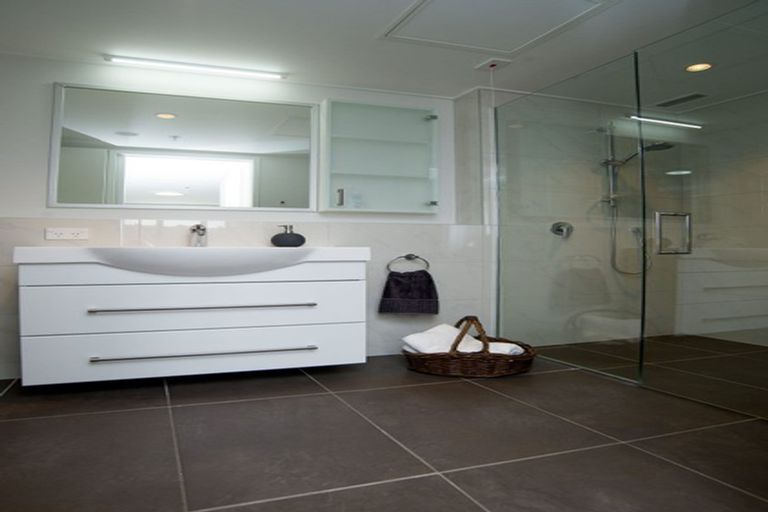 Photo of property in Woburn Apartments, 61 Wai-iti Crescent, Woburn, Lower Hutt, 5010