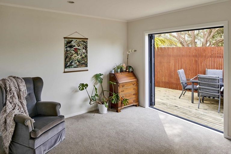 Photo of property in 51a Omapere Street, Whitby, Porirua, 5024