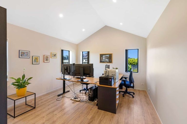 Photo of property in 11 Paradise Way, Amberley, 7410