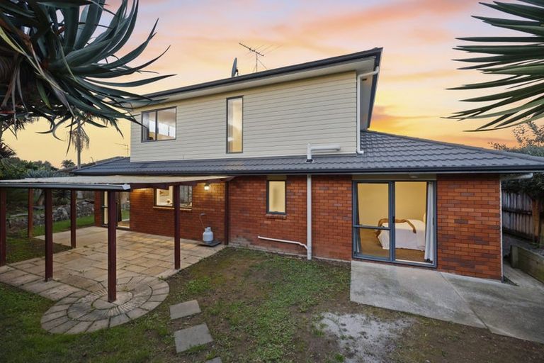 Photo of property in 35 Peninsula Road, Mangere, Auckland, 2022