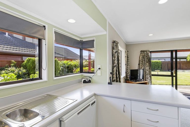 Photo of property in 28 De Menech Grove, Avalon, Lower Hutt, 5011